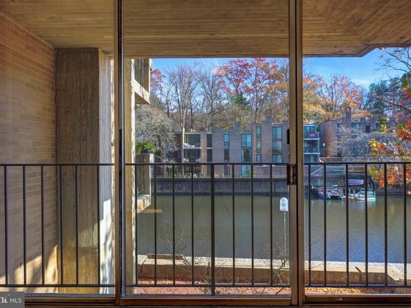 11400 Washington Plaza W 103, Reston VA 20190