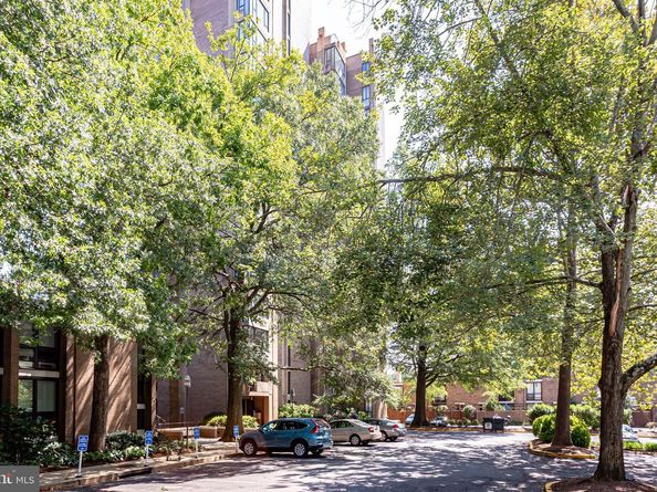 11400 Washington Plaza W 103, Reston VA 20190