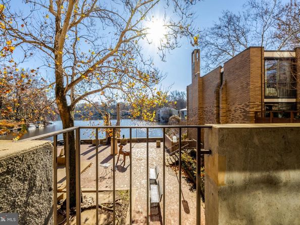 11400 Washington Plaza W 103, Reston VA 20190