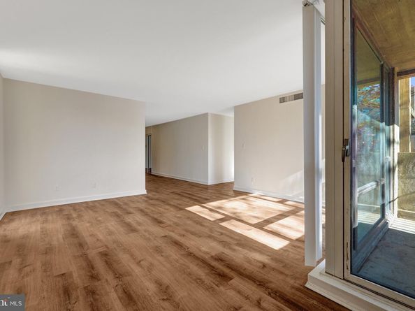 11400 Washington Plaza W 103, Reston VA 20190