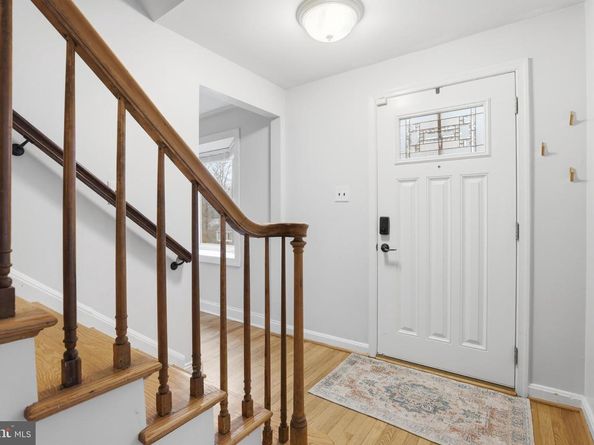 6539 Oakwood Drive, Falls Church VA 22041