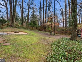 6539 Oakwood Drive, Falls Church VA 22041