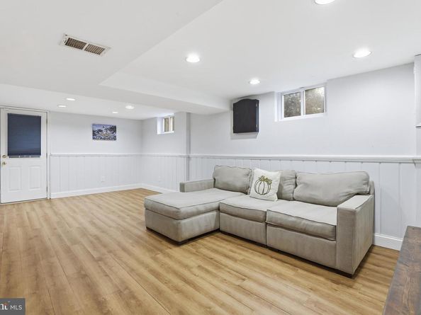 6539 Oakwood Drive, Falls Church VA 22041