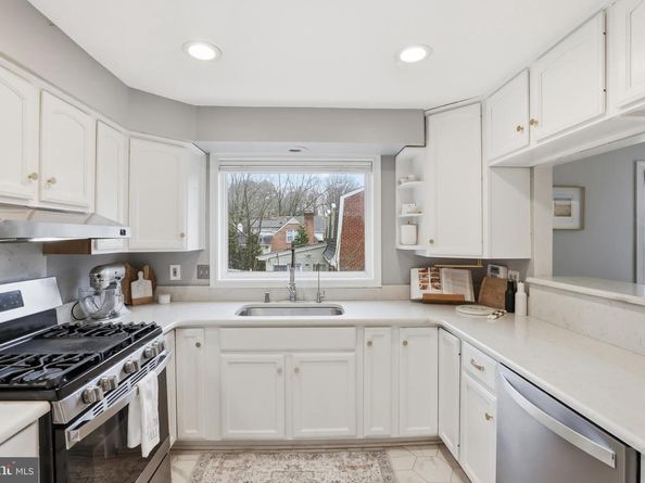 6539 Oakwood Drive, Falls Church VA 22041