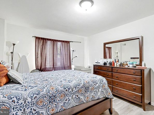 5340 Holmes Run Parkway 1118, Alexandria VA 22304