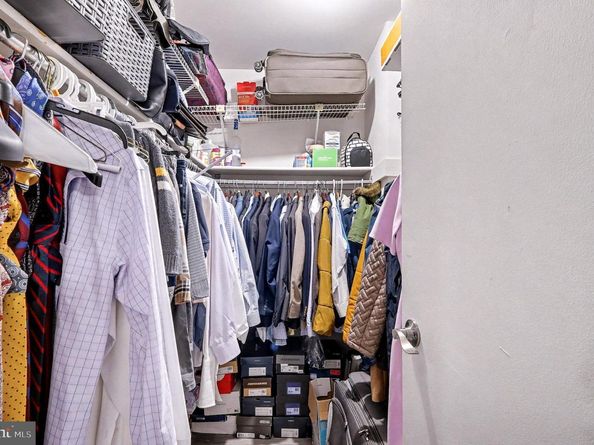 5340 Holmes Run Parkway 1118, Alexandria VA 22304