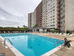 5340 Holmes Run Parkway 1118, Alexandria VA 22304