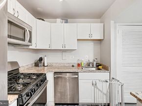 5340 Holmes Run Parkway 1118, Alexandria VA 22304