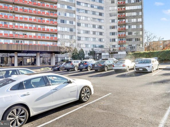 5340 Holmes Run Parkway 1118, Alexandria VA 22304