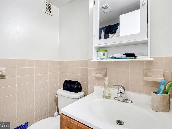 5340 Holmes Run Parkway 1118, Alexandria VA 22304