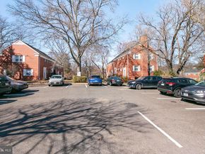 3129 Martha Custis Dr, Alexandria VA 22302