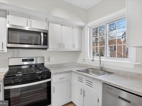 3129 Martha Custis Dr, Alexandria VA 22302