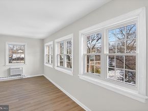 3129 Martha Custis Dr, Alexandria VA 22302