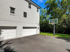 6035 Crimson Court, Mclean VA 22101