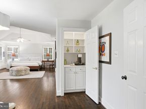 6035 Crimson Court, Mclean VA 22101