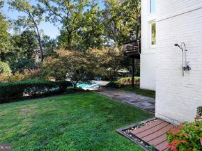 6035 Crimson Court, Mclean VA 22101