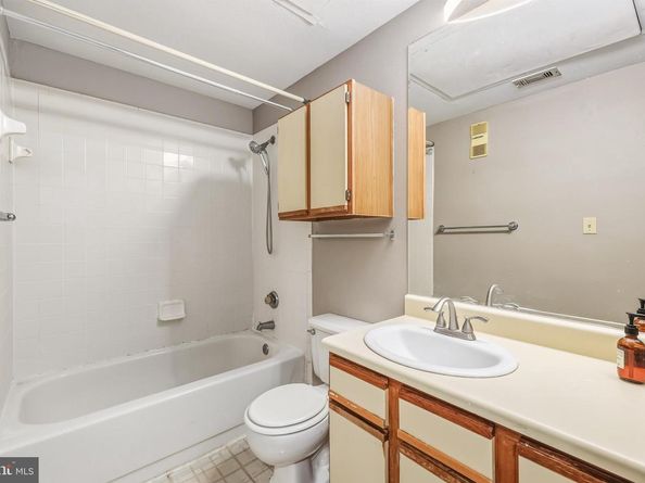 3916 Penderview Drive 427, Fairfax VA 22033