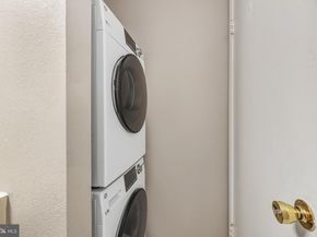 3916 Penderview Drive 427, Fairfax VA 22033