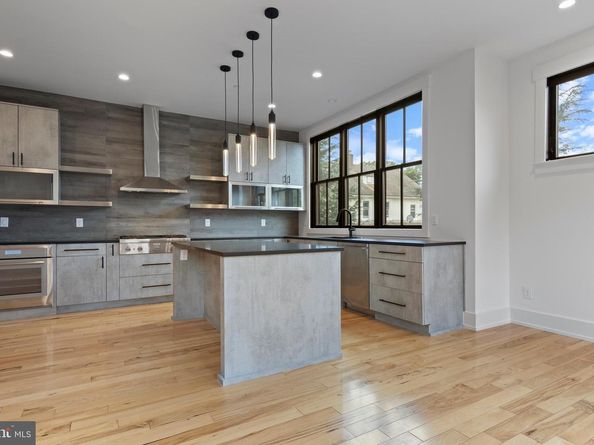 207 Willow Avenue, Wayne PA 19087