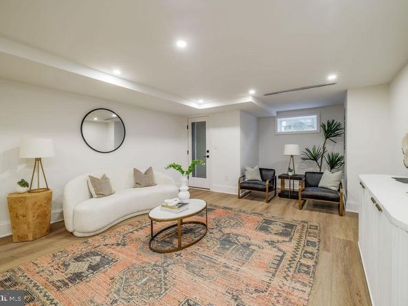 2460 Ontario Road NW, Washington DC 20009