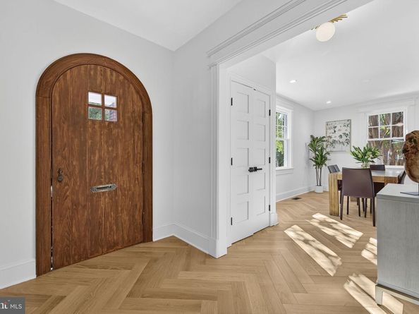 2338 39TH Street NW, Washington DC 20007