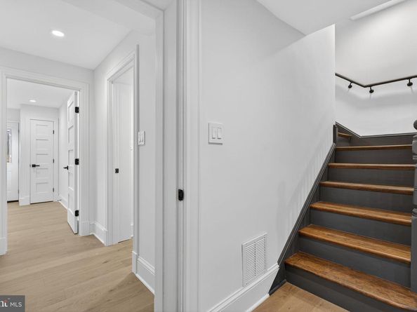 2338 39TH Street NW, Washington DC 20007