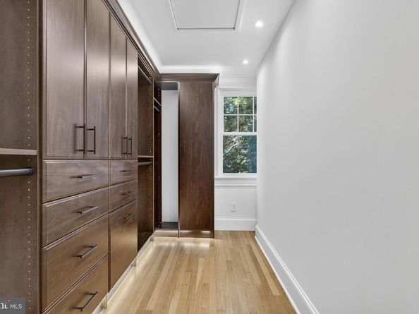 2338 39TH Street NW, Washington DC 20007
