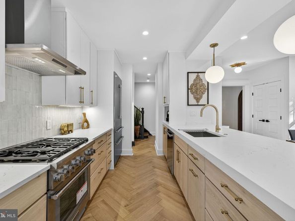2338 39TH Street NW, Washington DC 20007