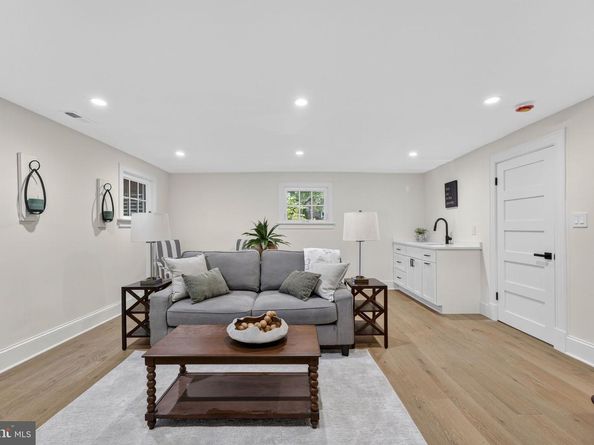 2338 39TH Street NW, Washington DC 20007