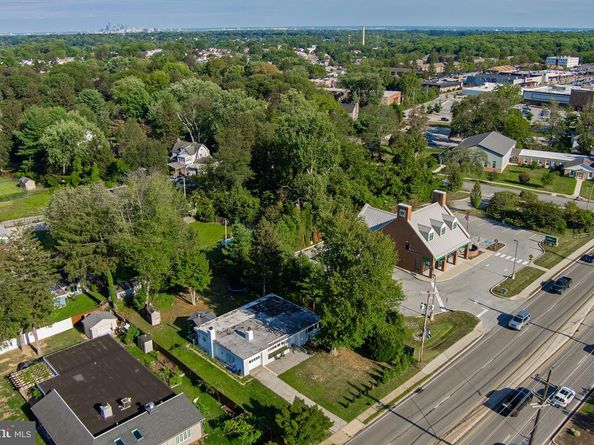 2025 S Sproul Road, Broomall PA 19008