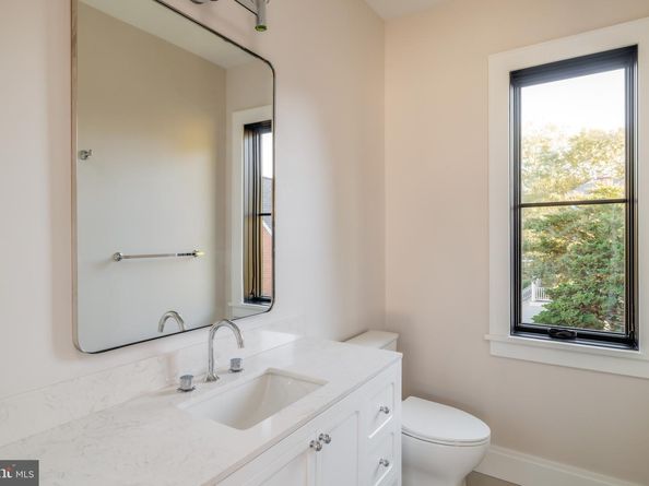 630 N Kenmore Street, Arlington VA 22201