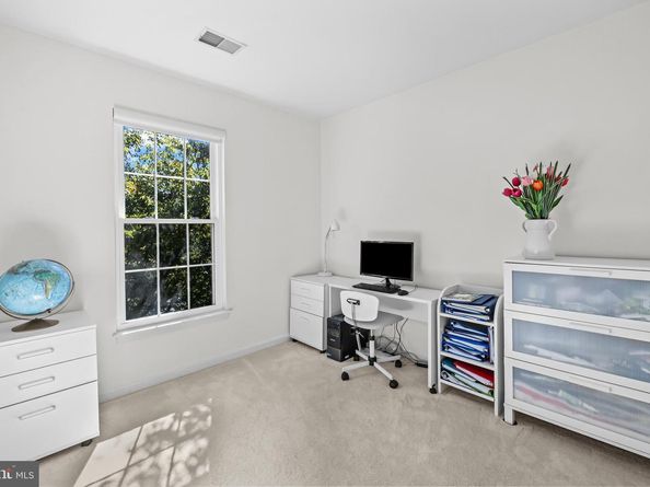 4925 Waple Lane, Alexandria VA 22304