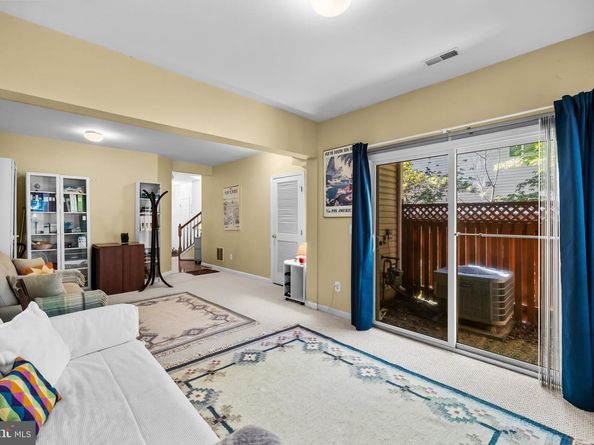 4925 Waple Lane, Alexandria VA 22304