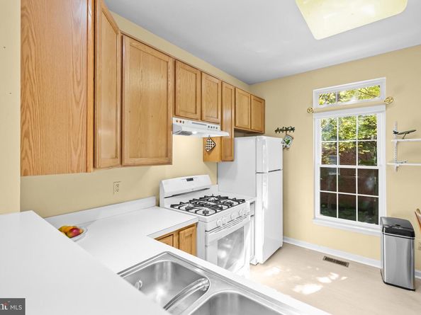 4925 Waple Lane, Alexandria VA 22304