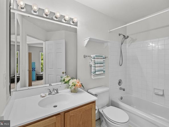 4925 Waple Lane, Alexandria VA 22304