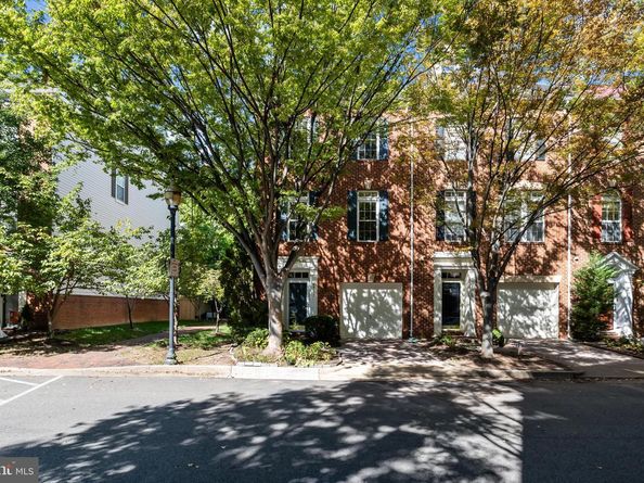 4925 Waple Lane, Alexandria VA 22304