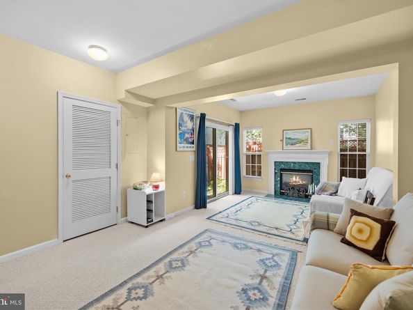 4925 Waple Lane, Alexandria VA 22304