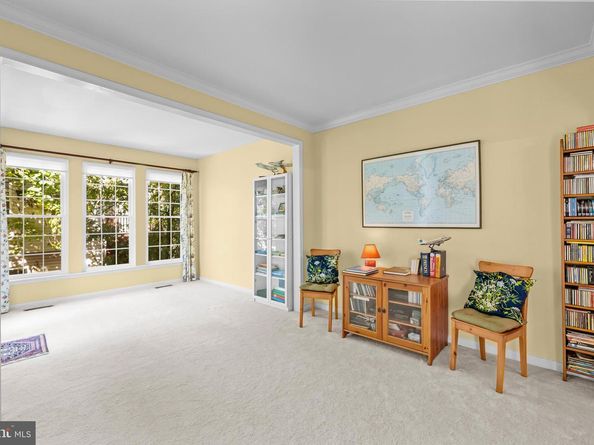 4925 Waple Lane, Alexandria VA 22304