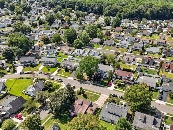 16 Vividleaf Lane, Levittown PA 19054