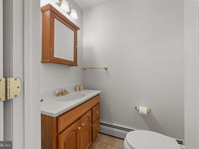 16 Vividleaf Lane, Levittown PA 19054