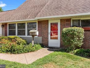 16 Vividleaf Lane, Levittown PA 19054