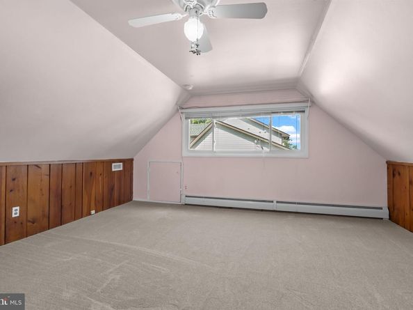 16 Vividleaf Lane, Levittown PA 19054