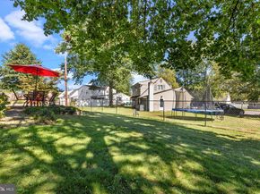 16 Vividleaf Lane, Levittown PA 19054