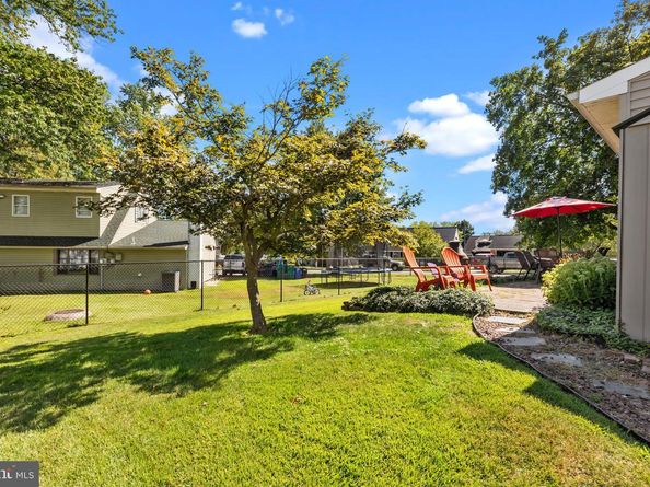 16 Vividleaf Lane, Levittown PA 19054