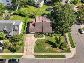 16 Vividleaf Lane, Levittown PA 19054
