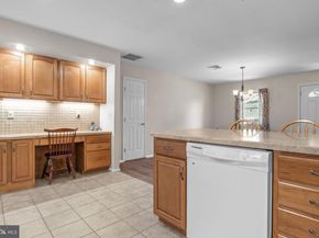 16 Vividleaf Lane, Levittown PA 19054