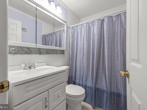 16 Vividleaf Lane, Levittown PA 19054