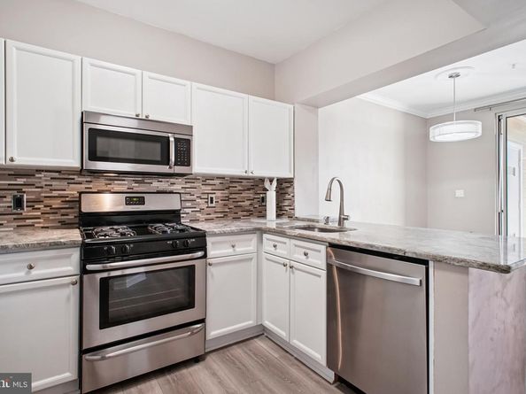 2111 Highcourt Lane 302, Herndon VA 20170