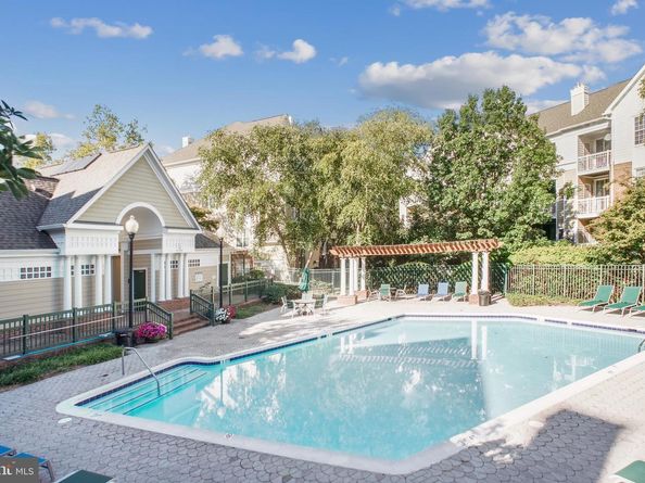 2111 Highcourt Lane 302, Herndon VA 20170
