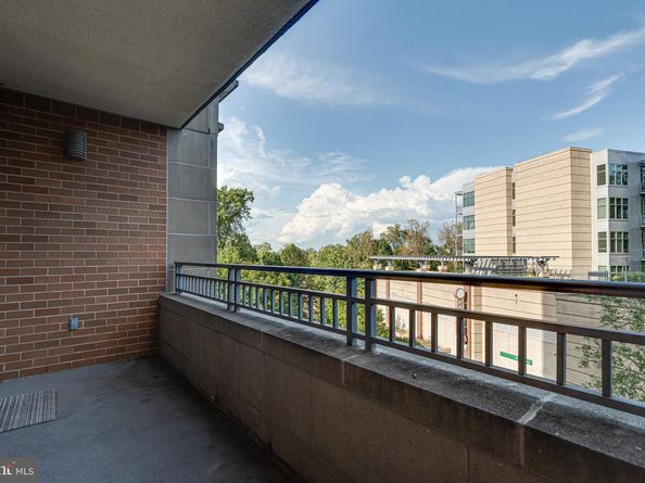 8220 Crestwood Heights Drive 316, Mclean VA 22102
